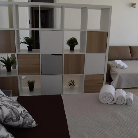 Domus Ponente Apartment *